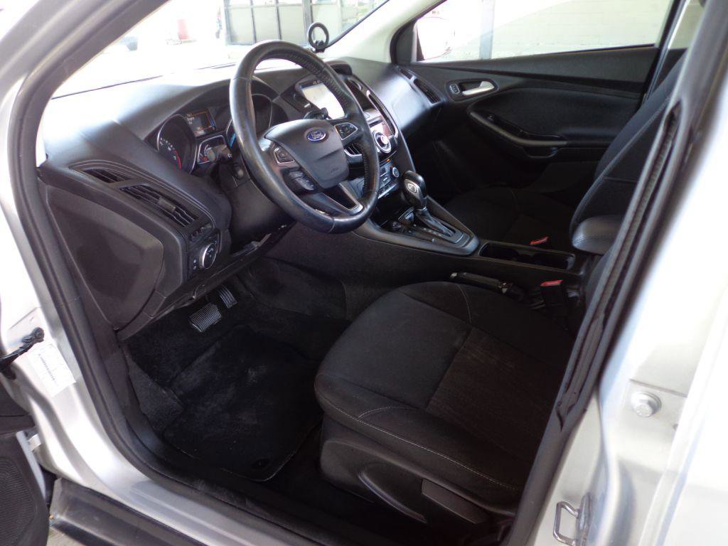 Used 2018 Ford Focus SEL w/ Cold Weather Package FWD image 15