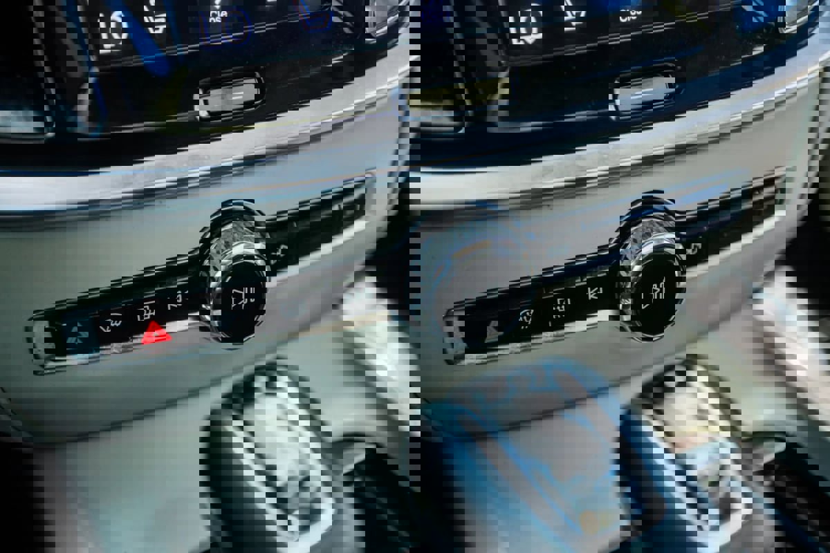 Used 2020 Volvo S60 T6 Momentum image 35