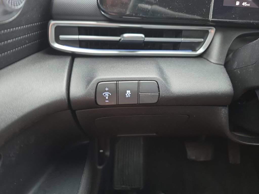 Certified 2024 Hyundai Elantra SEL FWD image 26
