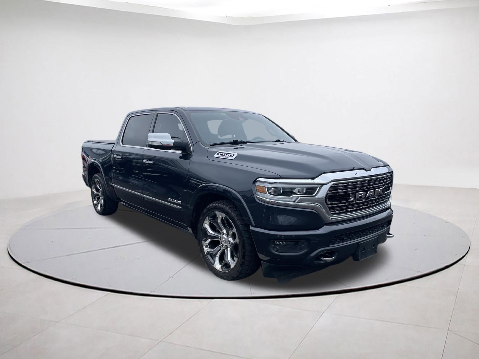 Used 2020 RAM 1500 Limited image 1