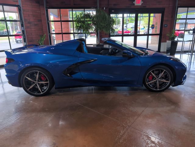 Used 2021 Chevrolet Corvette Stingray Premium Conv w/ Z51 Performance Package RWD image 9