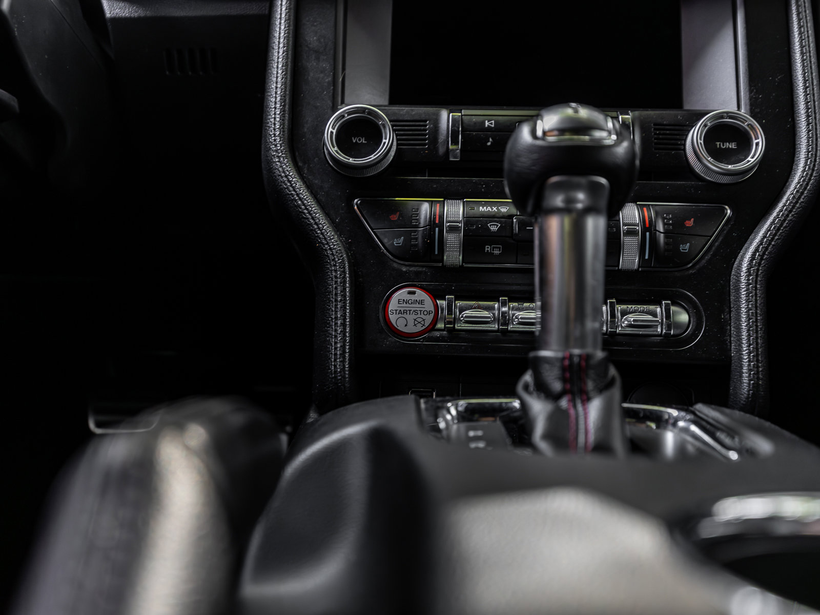 Used 2017 Ford Mustang GT Premium w/ Equipment Group 401A RWD image 9