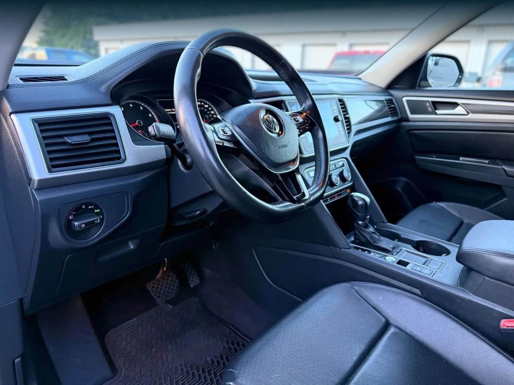 Used 2018 Volkswagen Atlas SE FWD image 17