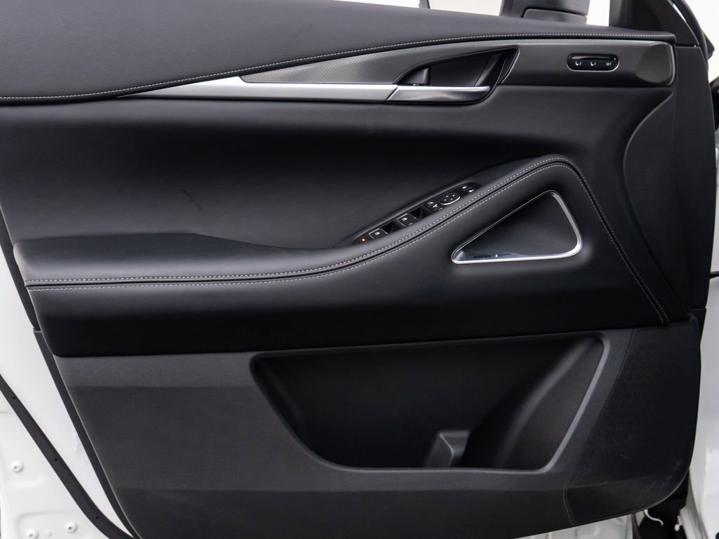 Certified 2025 INFINITI QX60 Luxe image 12