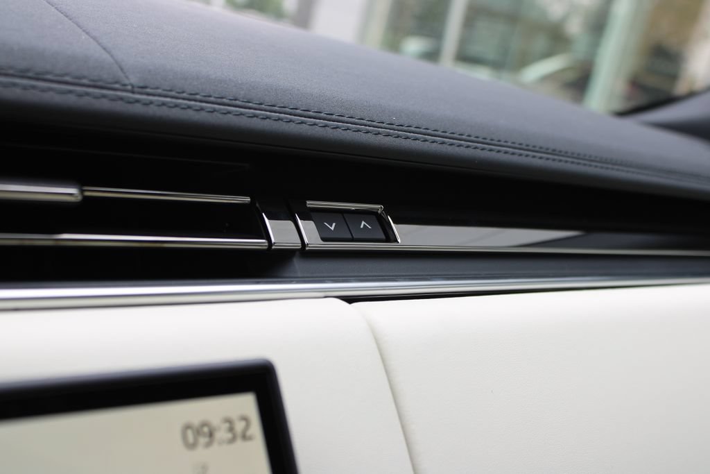 New 2026 Land Rover Range Rover SE AWD/4WD image 17