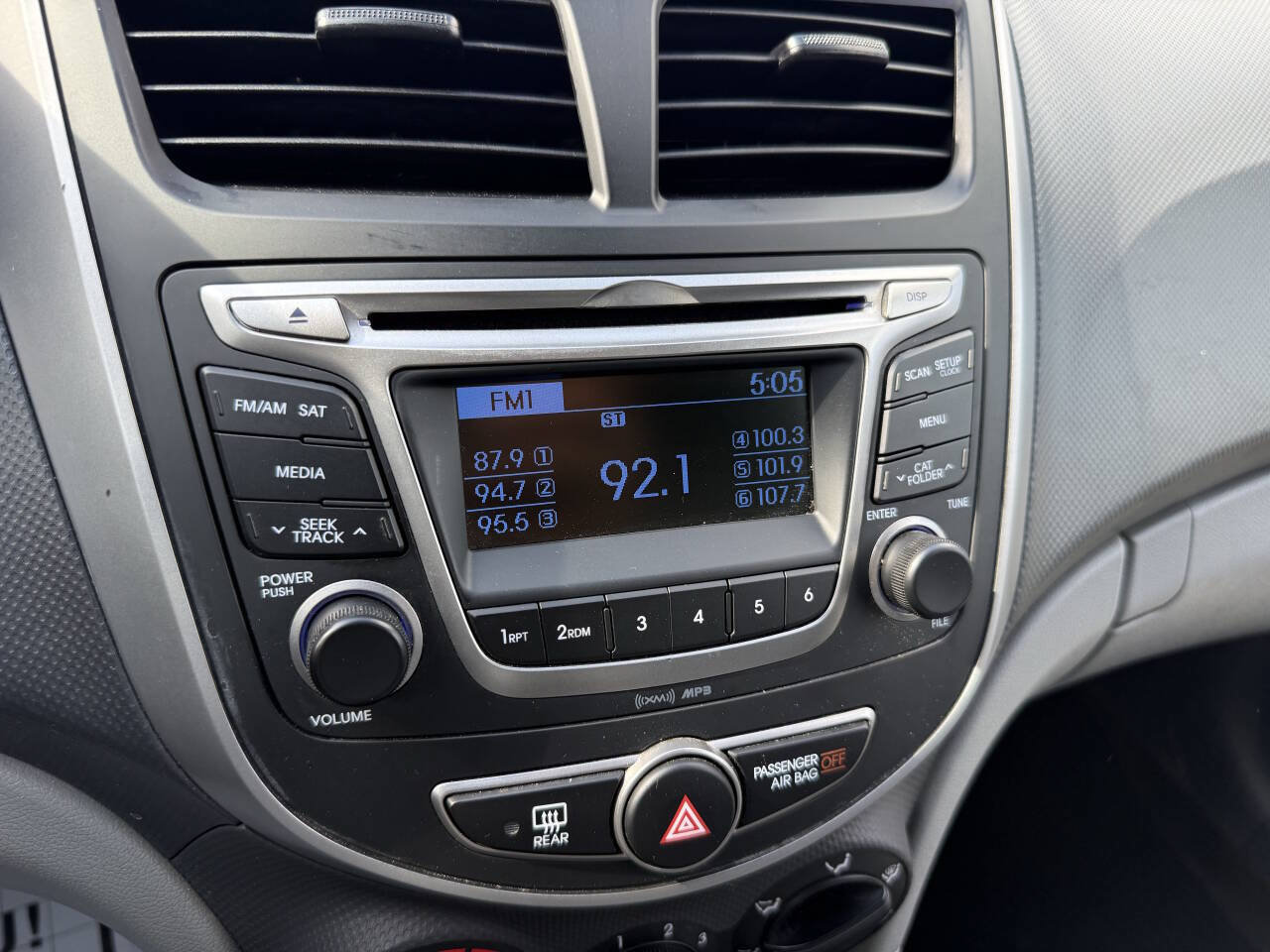 Used 2017 Hyundai Accent SE FWD image 26