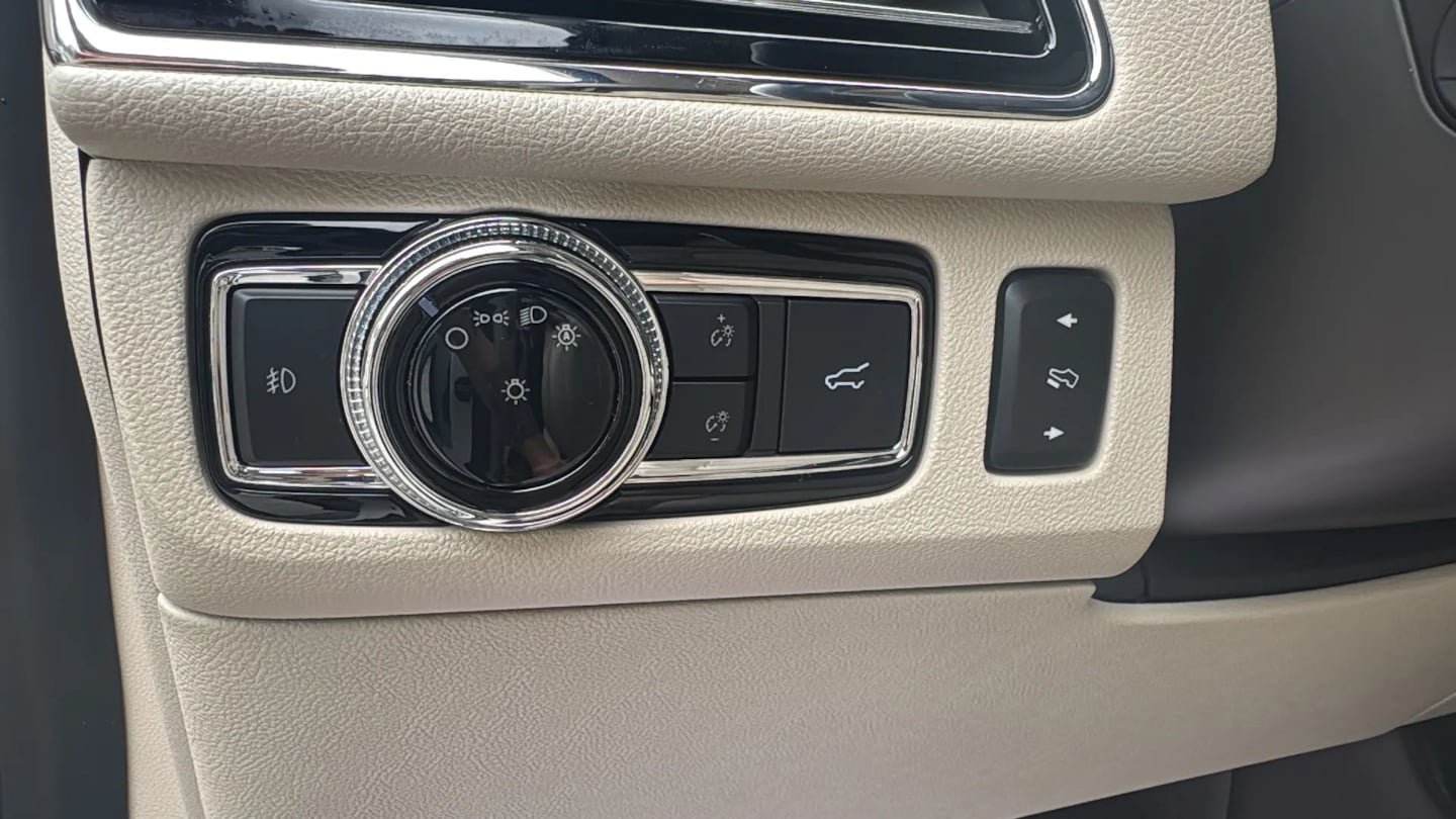 Used 2019 Lincoln Navigator Reserve AWD/4WD image 11