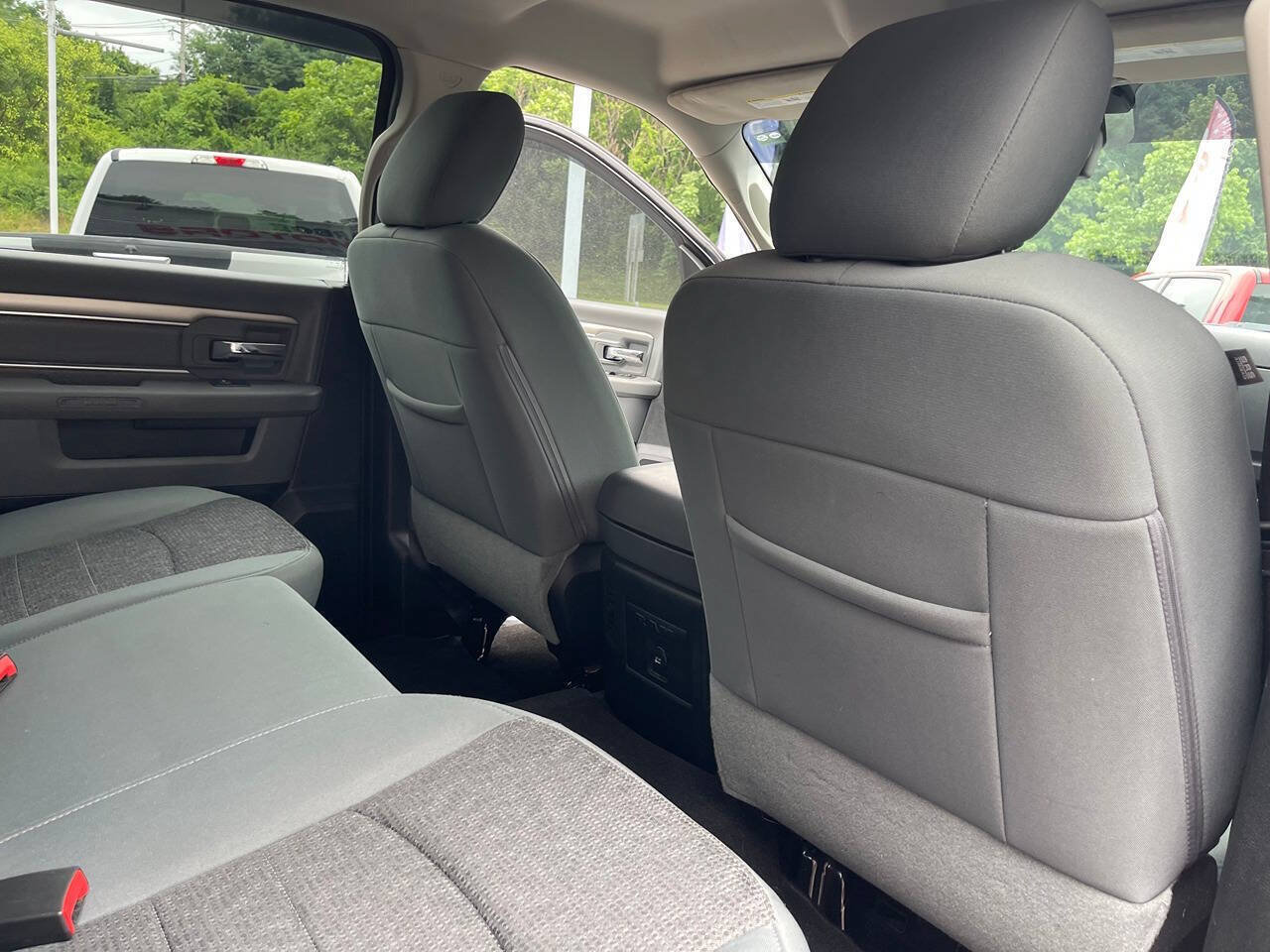 Used 2016 RAM 1500 Big Horn AWD/4WD image 32