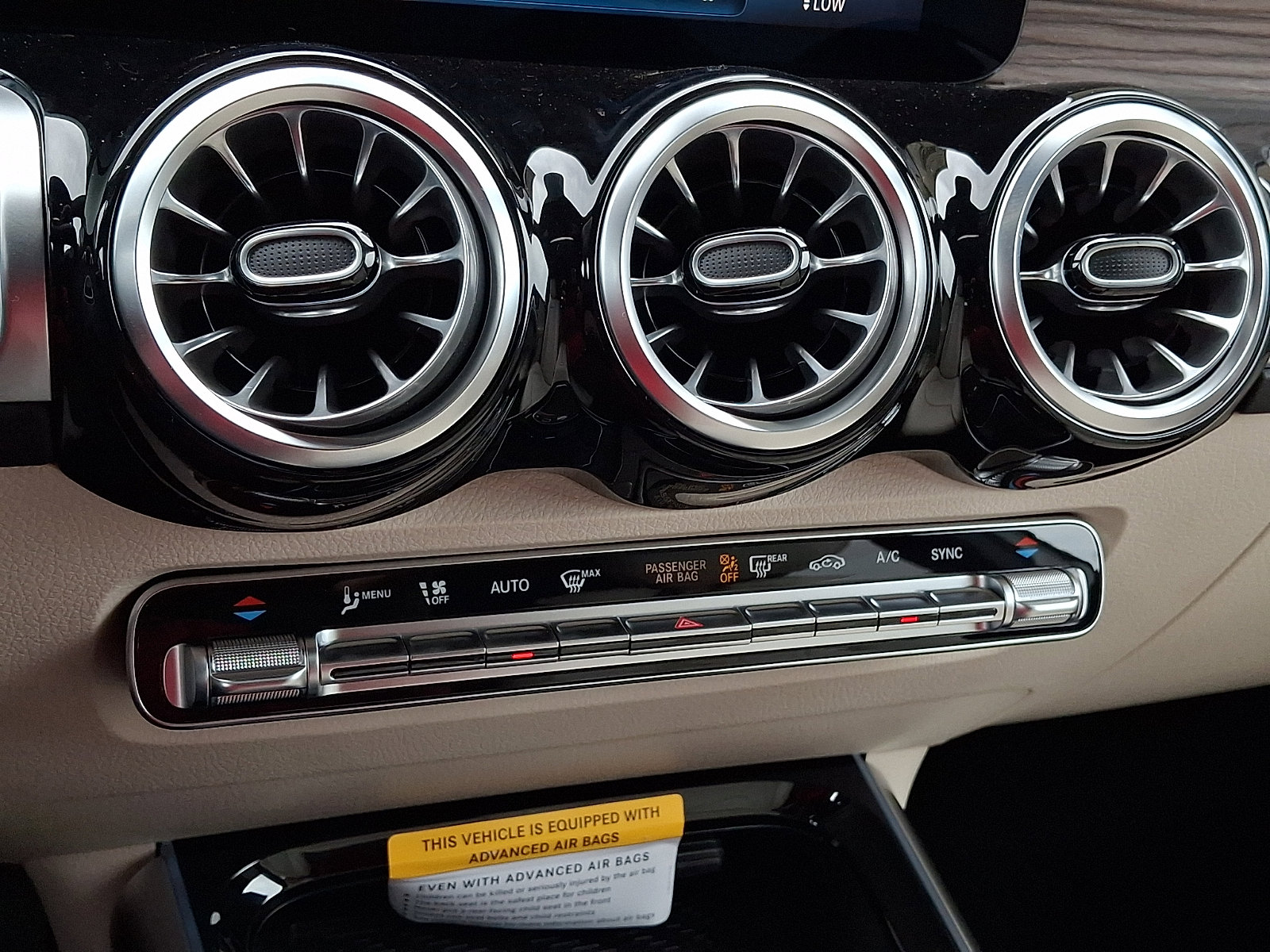 New 2026 Mercedes-Benz GLB 250 4MATIC image 11