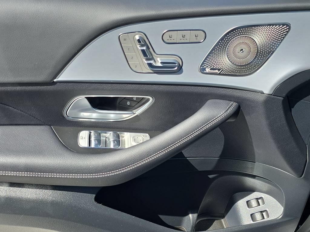 Used 2025 Mercedes-Benz GLE 450e 4MATIC image 31
