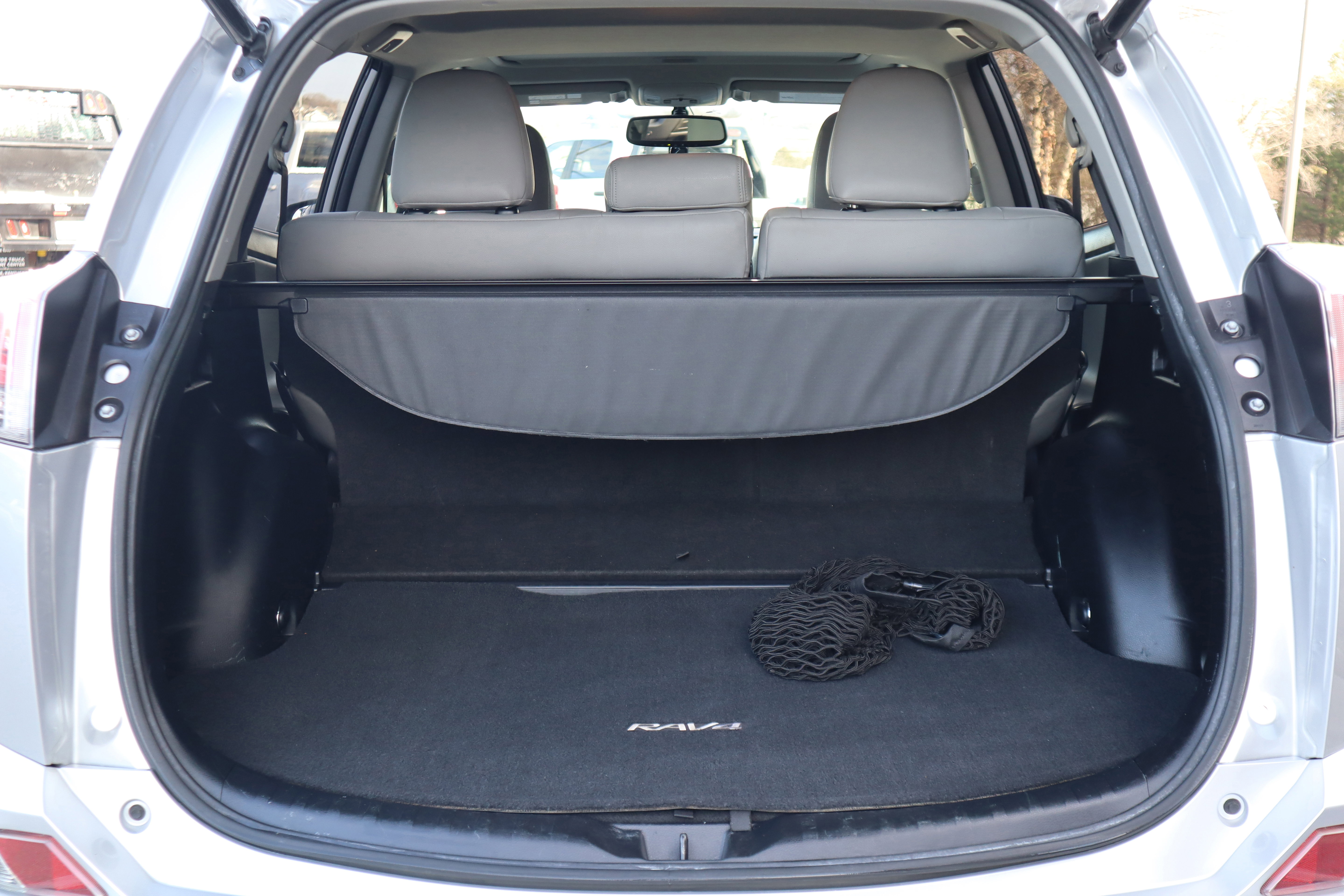 Used 2016 Toyota RAV4 XLE image 32