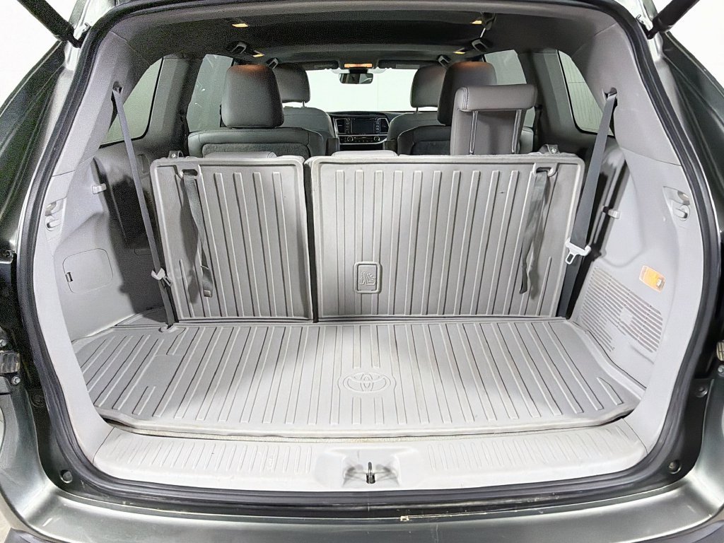 Used 2018 Toyota Highlander Limited AWD/4WD image 23