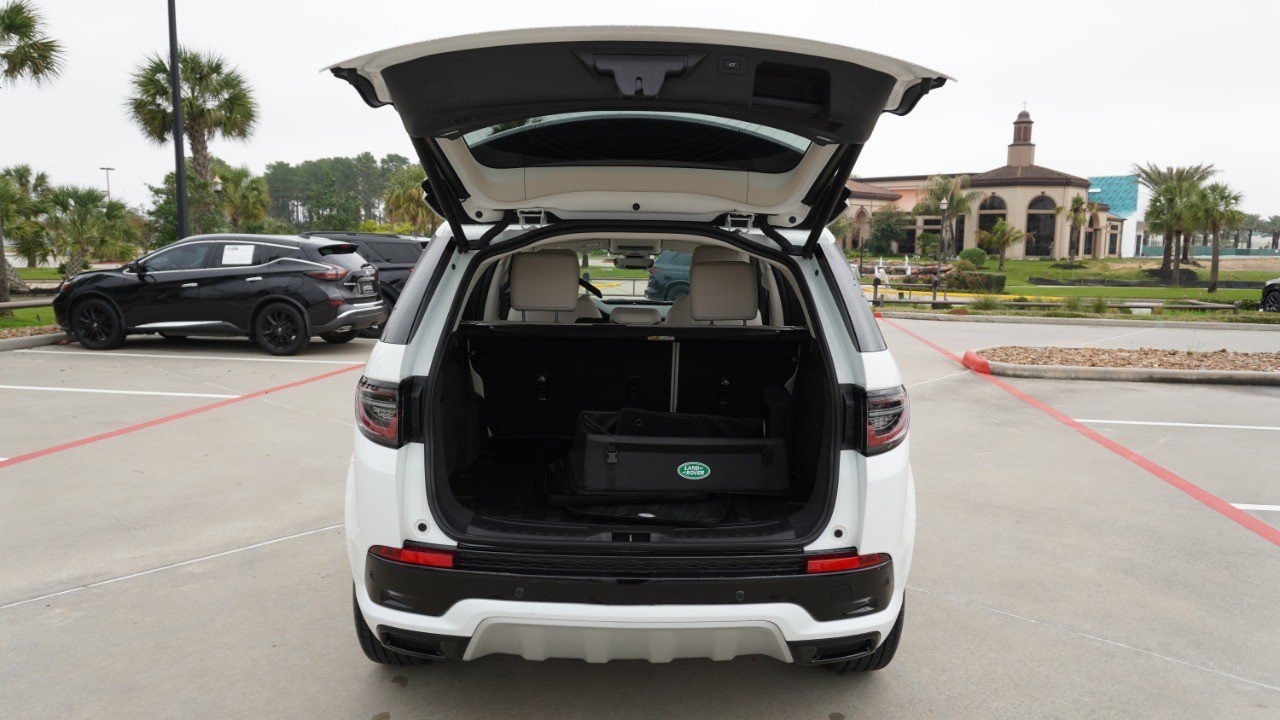 Used 2025 Land Rover Discovery Sport S image 34