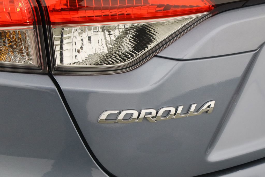 Used 2025 Toyota Corolla LE w/ Convenience Package image 39