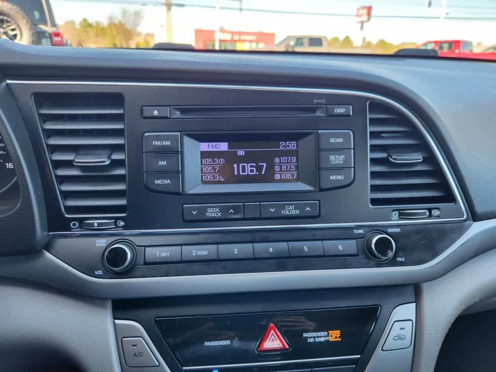 Used 2017 Hyundai Elantra SE FWD image 24