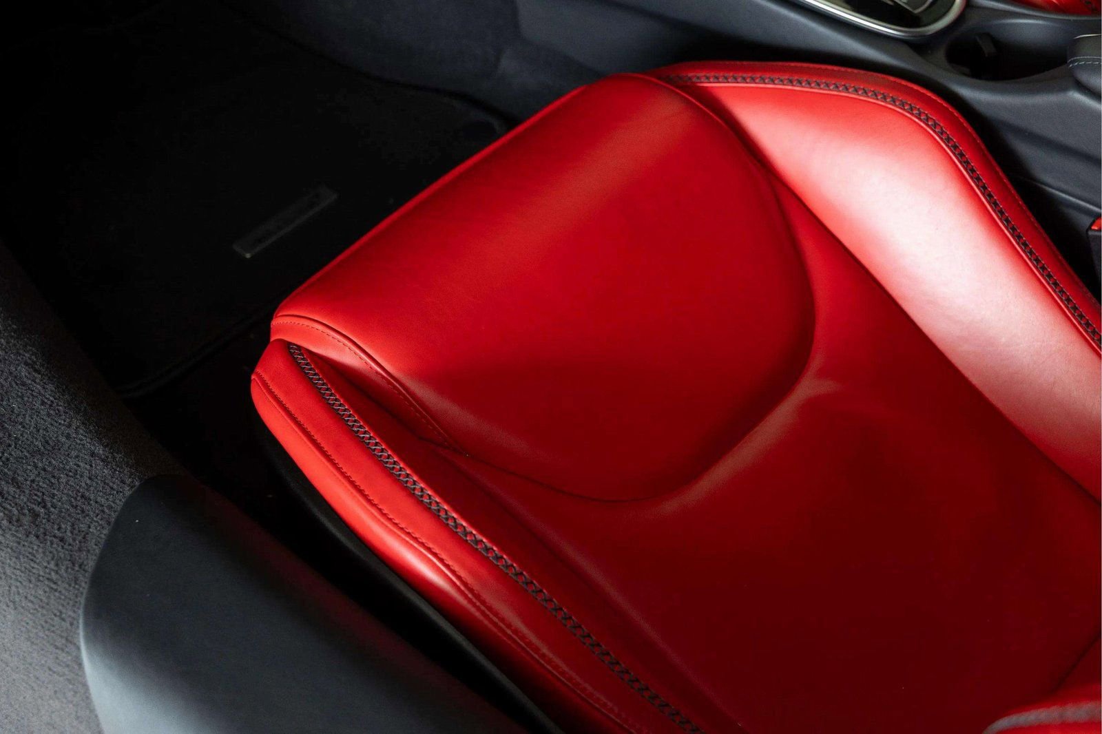 Used 2023 McLaren GT image 24