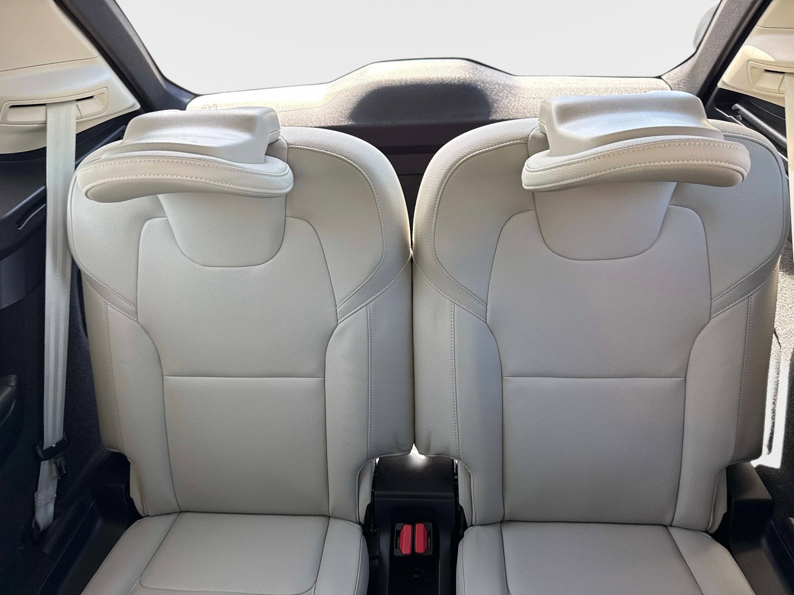 Certified 2025 Volvo XC90 T8 Plus w/ Protection Package Premier image 16