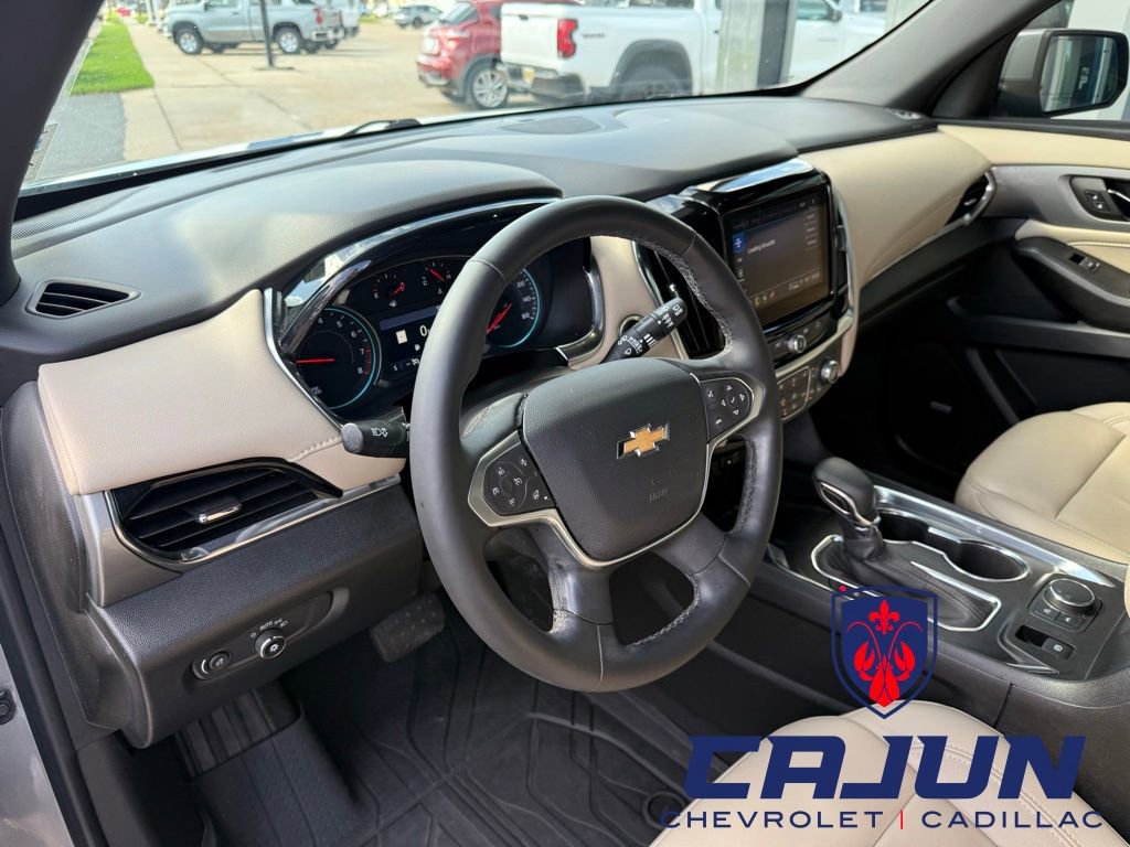 Used 2023 Chevrolet Traverse LT w/ LT Premium Package image 6