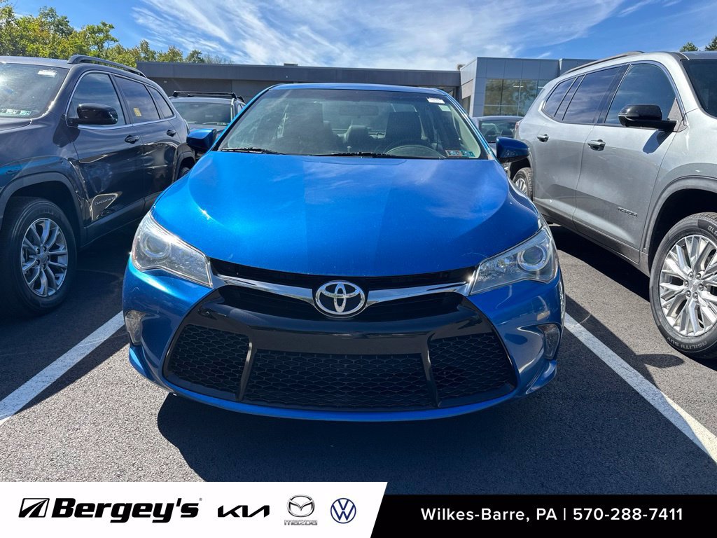 Used 2017 Toyota Camry XSE w/ Moonroof Package FWD image 2