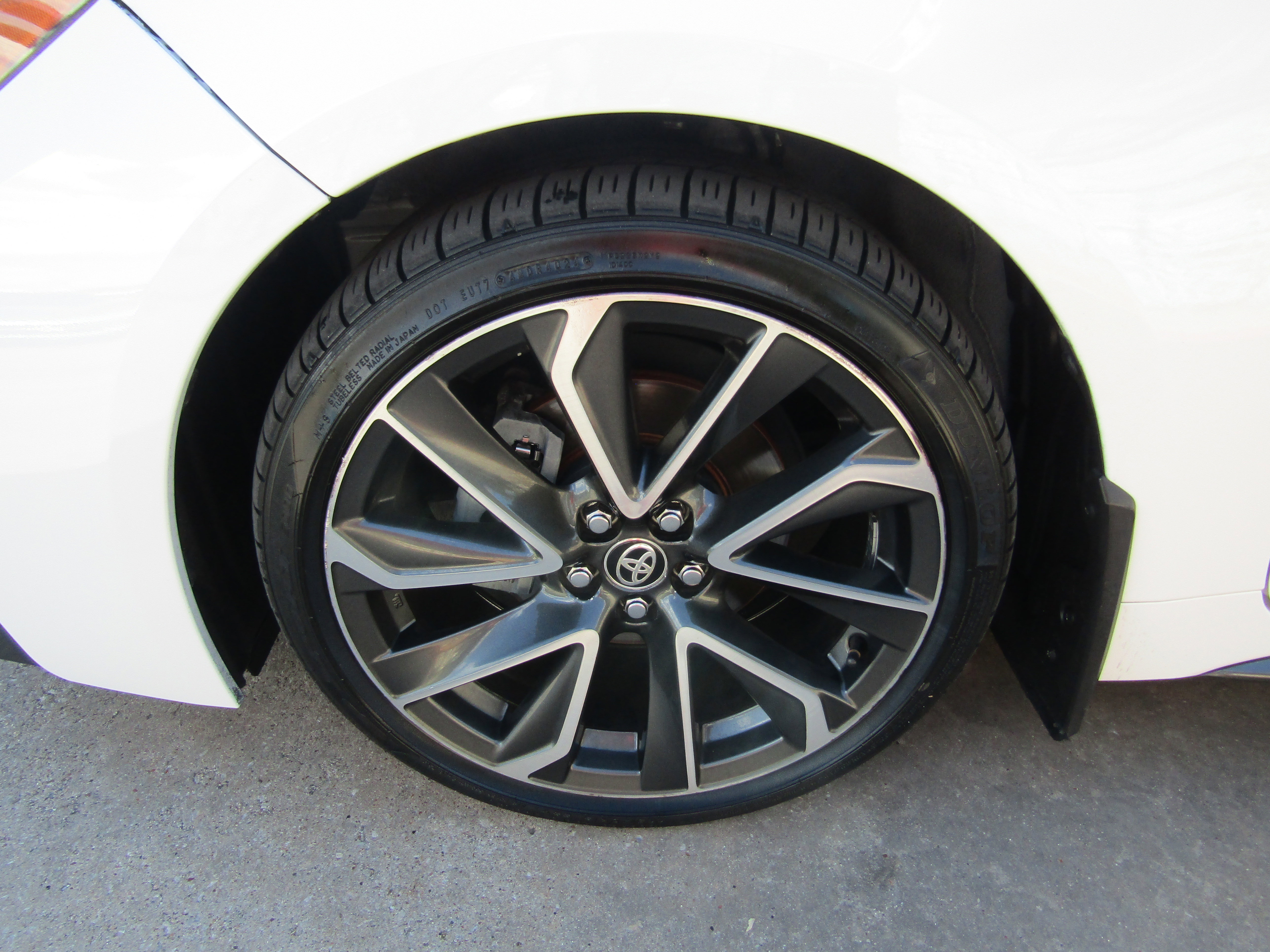 Used 2020 Toyota Corolla XSE image 7