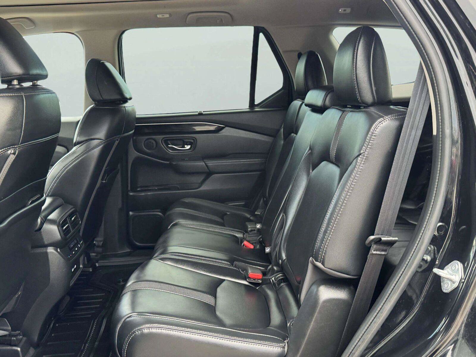 Used 2023 Honda Pilot Touring image 29