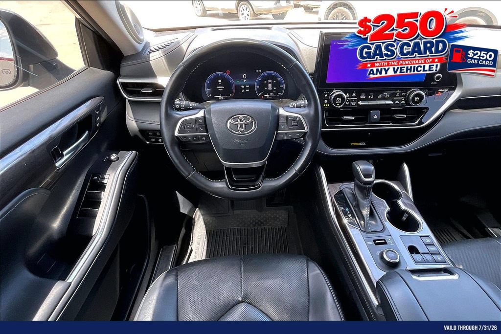 Used 2023 Toyota Highlander Platinum AWD/4WD image 5