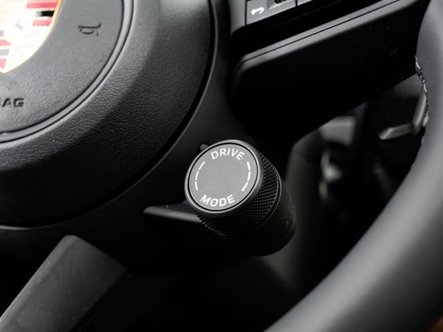 Certified 2026 Porsche Cayenne AWD/4WD image 15