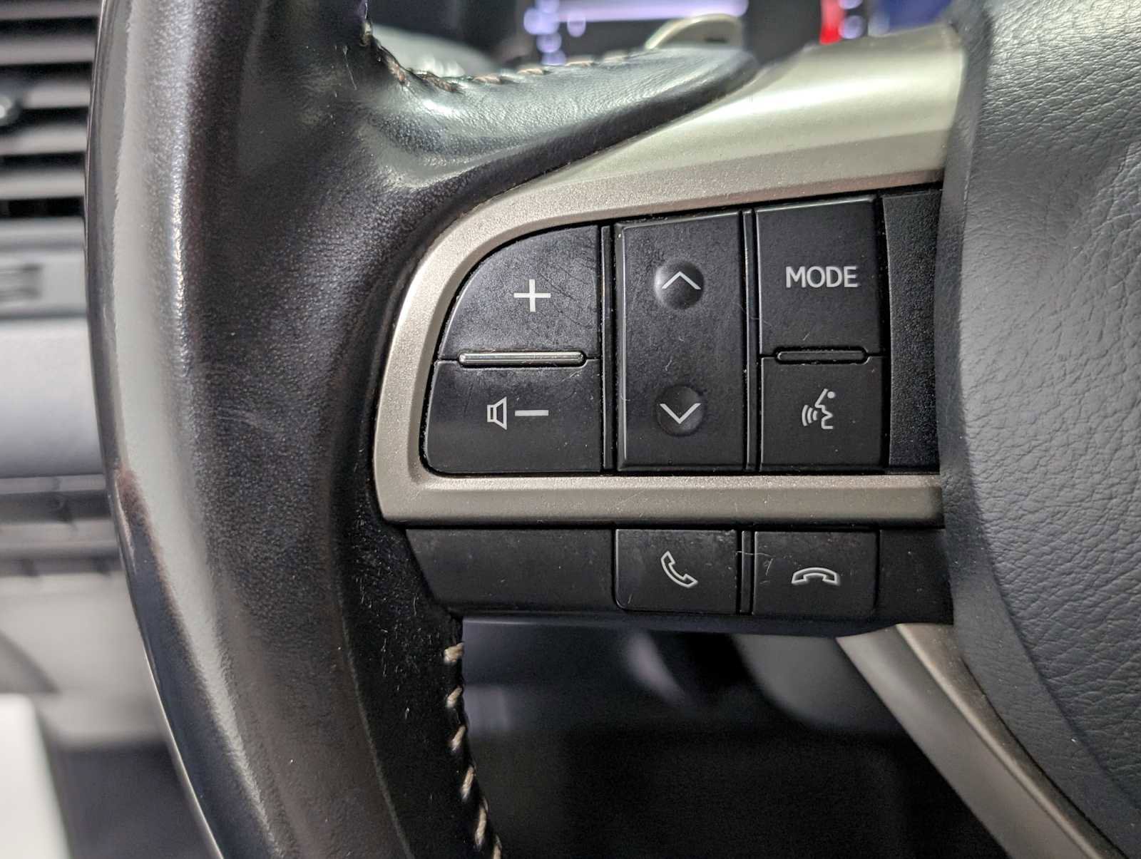 Used 2022 Lexus RX 350L AWD image 35