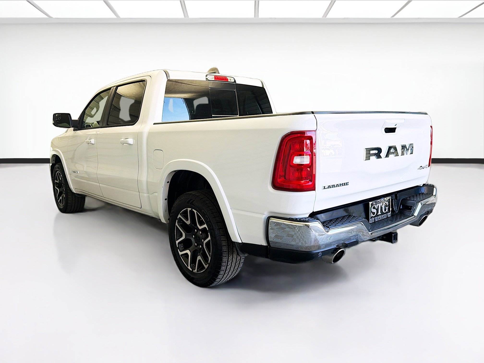 Used 2025 RAM 1500 Laramie image 6