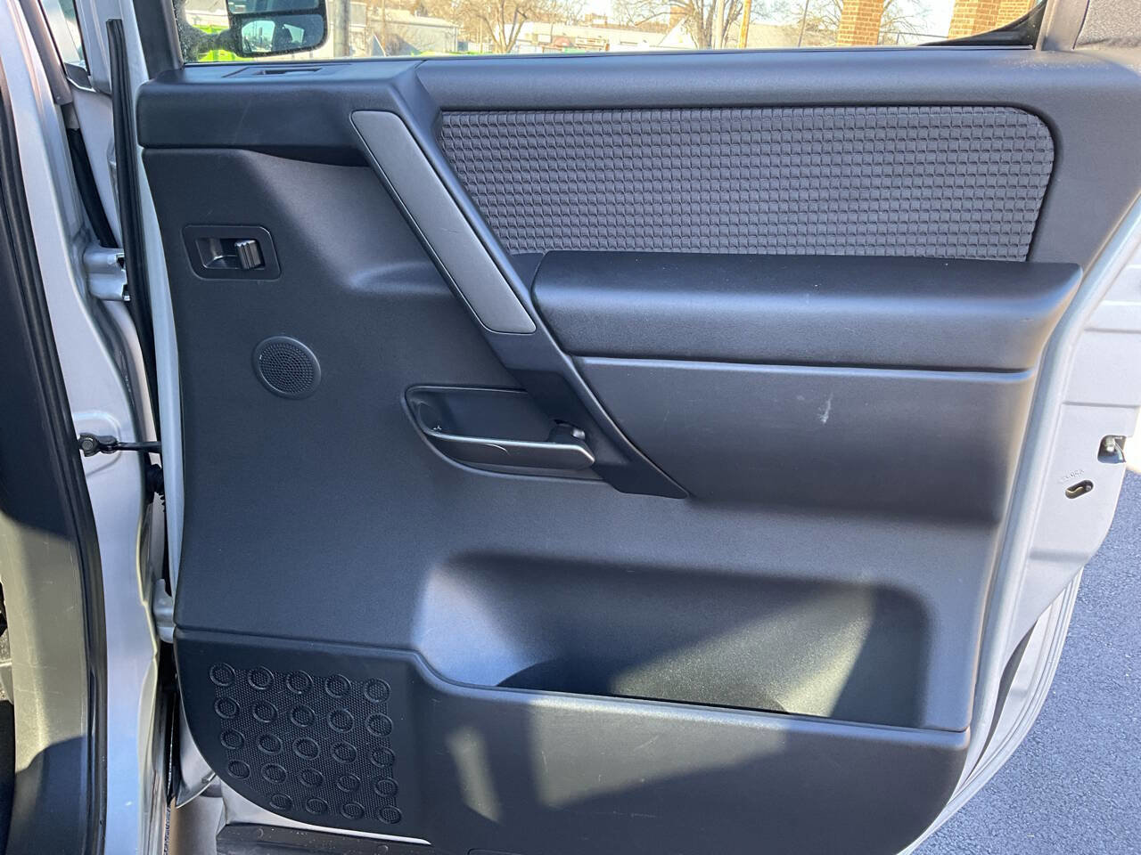 Used 2013 Nissan Titan SV w/ SV Premium Utility Pkg image 26