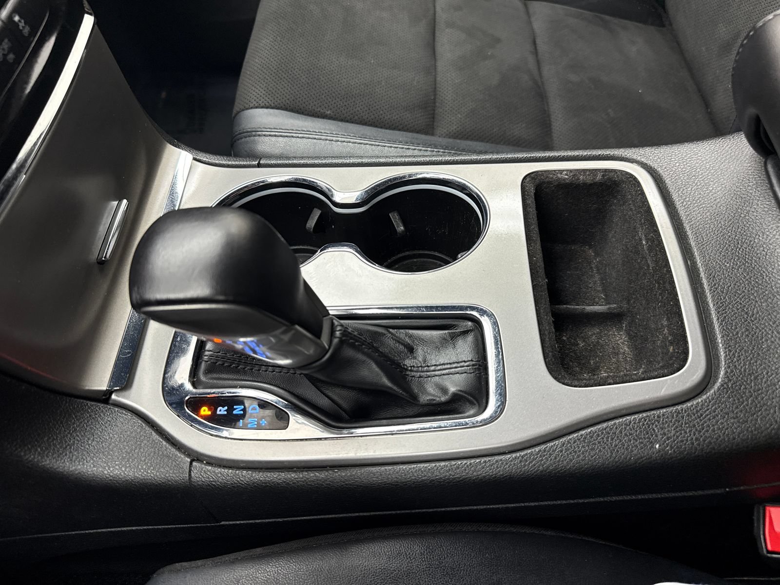 Used 2022 Jeep Grand Cherokee Laredo X RWD image 30