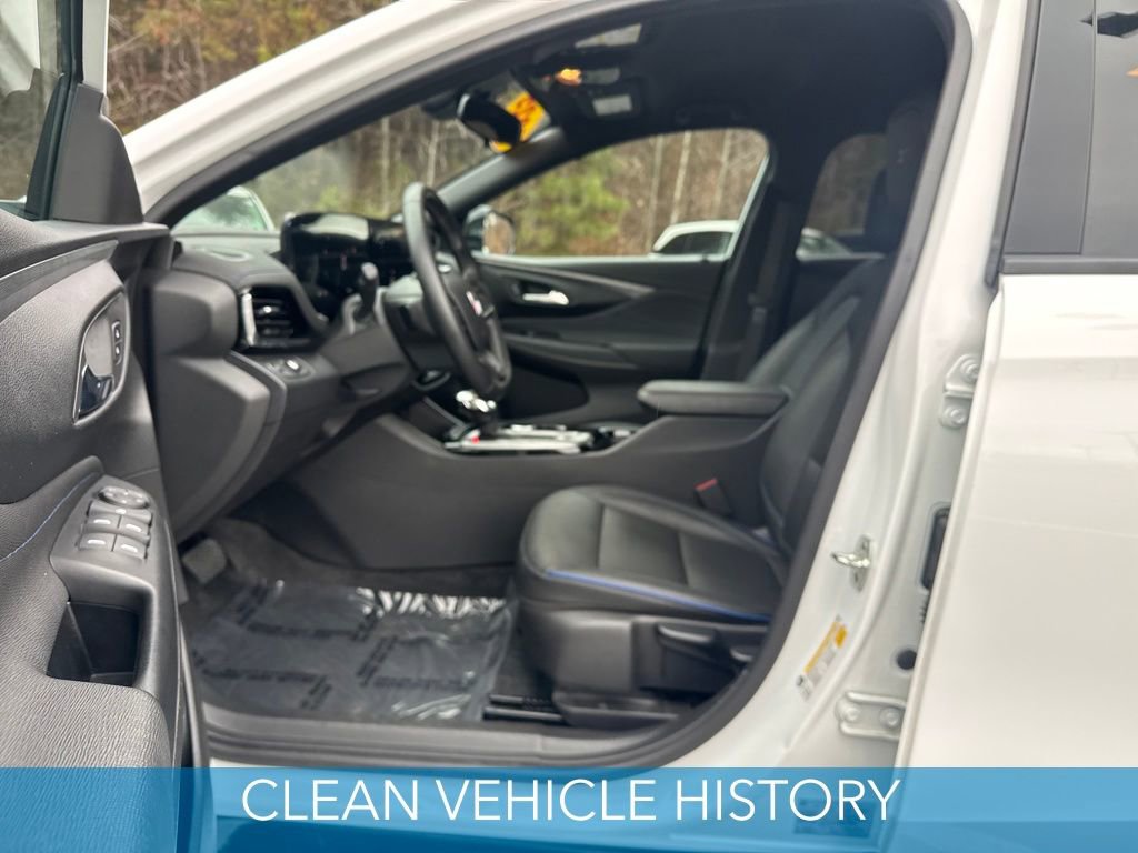 Used 2025 Buick Envista Sport Touring image 13