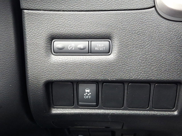 Used 2018 Nissan Murano SV image 24