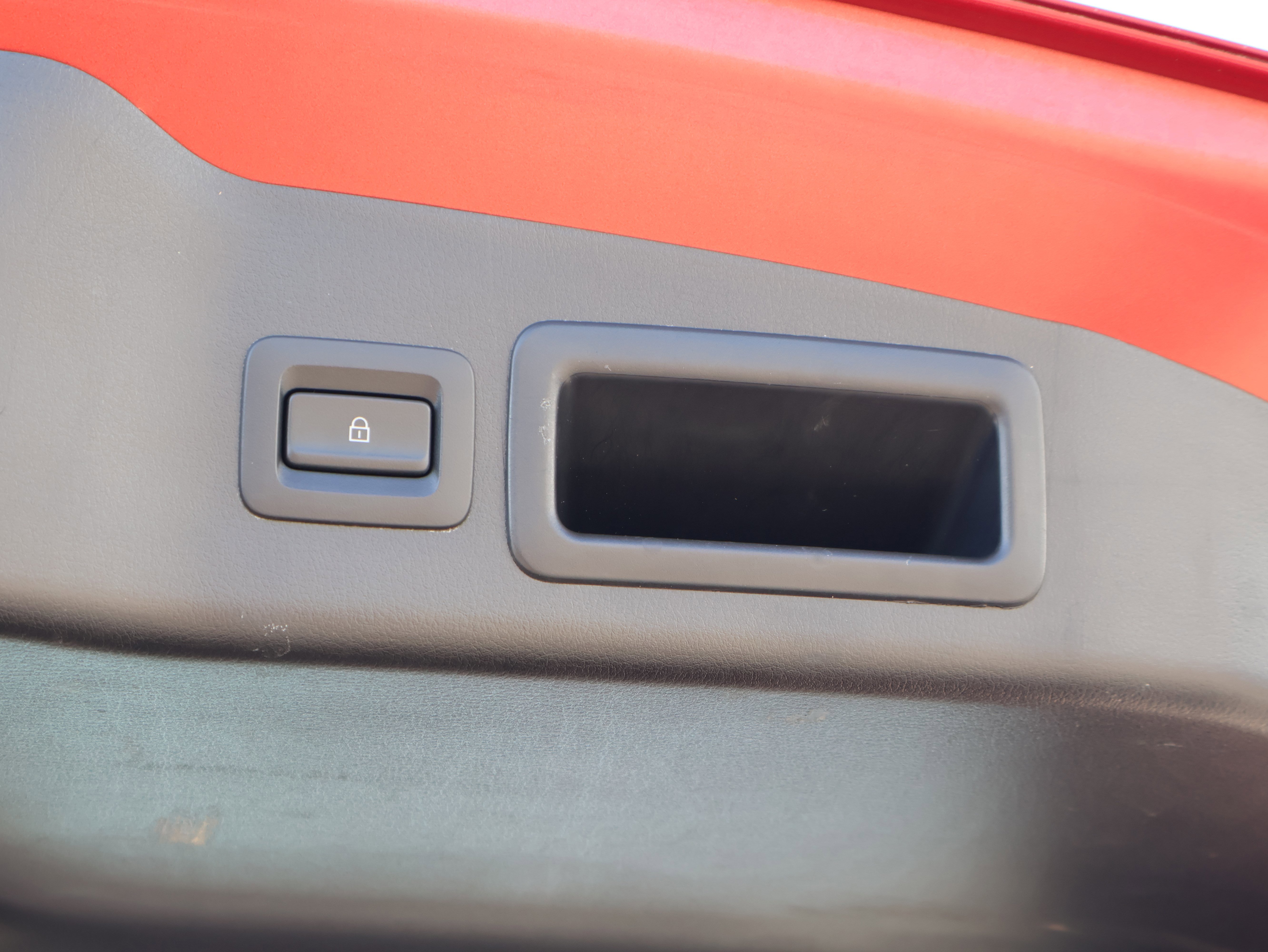 Used 2019 MAZDA MAZDA3 Hatchback w/ Preferred Package image 20