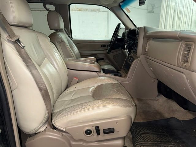 Used 2005 Chevrolet Suburban LT w/ Preferred Equipment Group AWD/4WD image 24