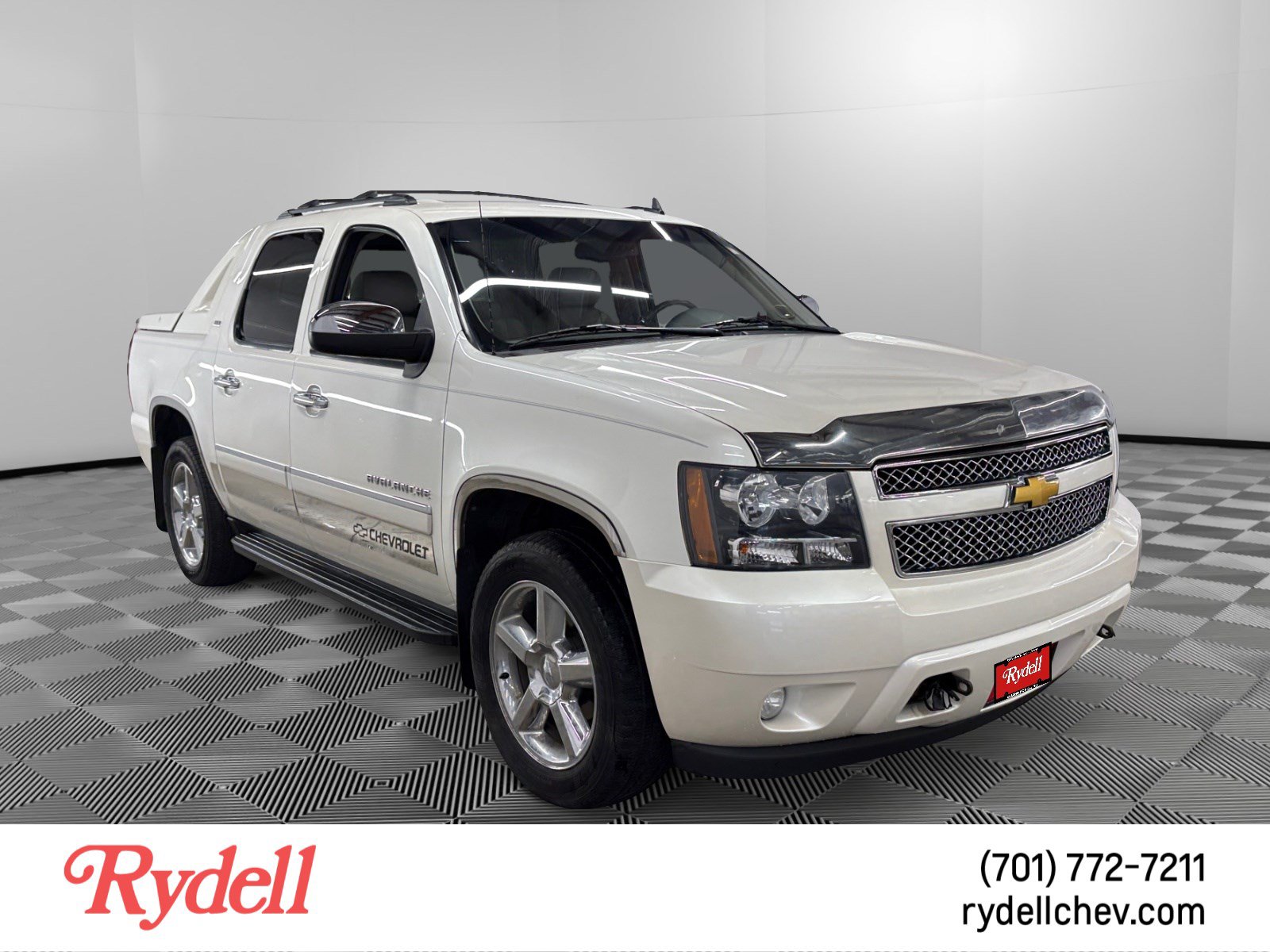 Used 2012 Chevrolet Avalanche LTZ AWD/4WD image 7