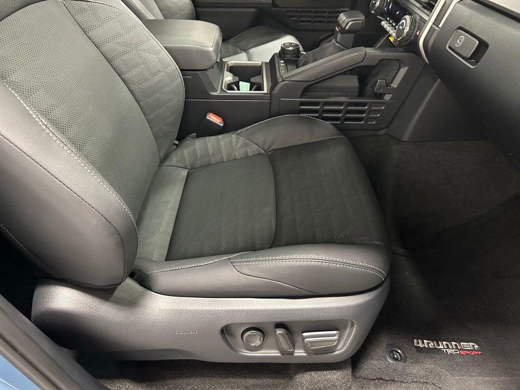 Used 2025 Toyota 4Runner TRD Sport Premium w/ Tow Technology Package image 59