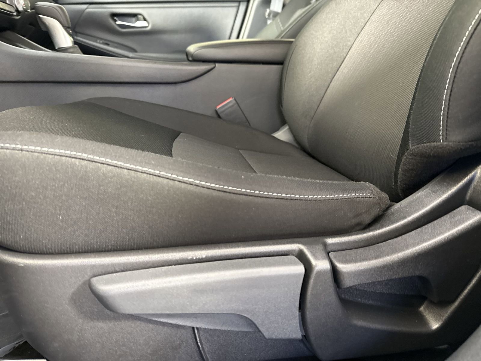 Certified 2025 Nissan Sentra SV image 22