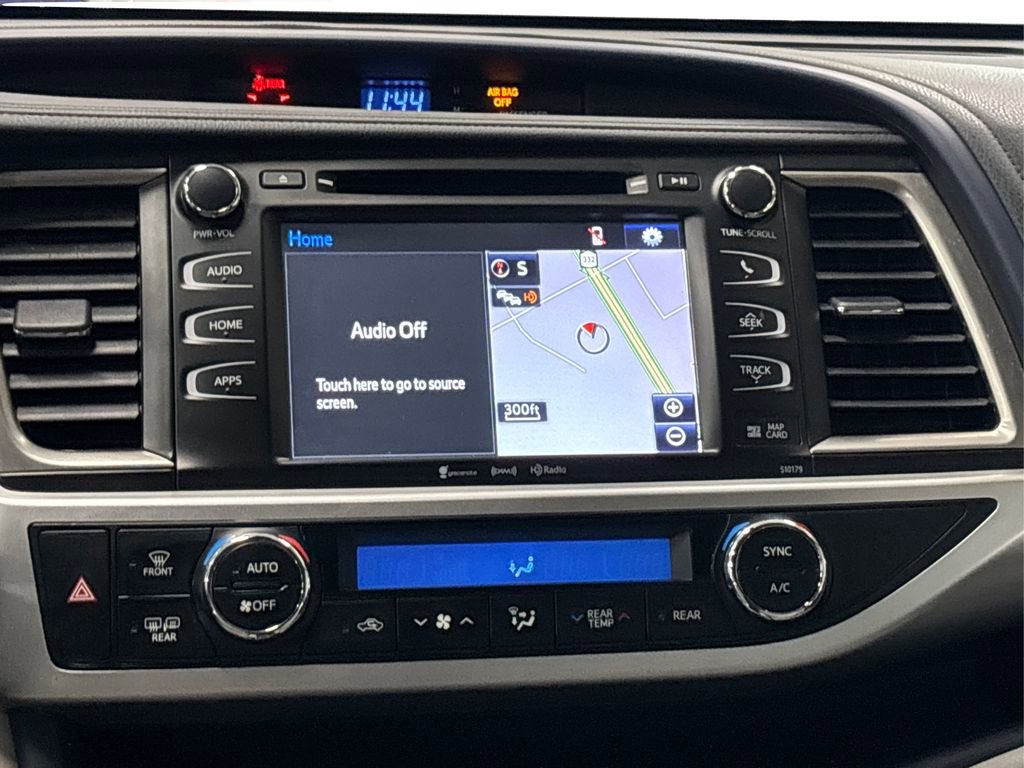 Used 2018 Toyota Highlander XLE image 19