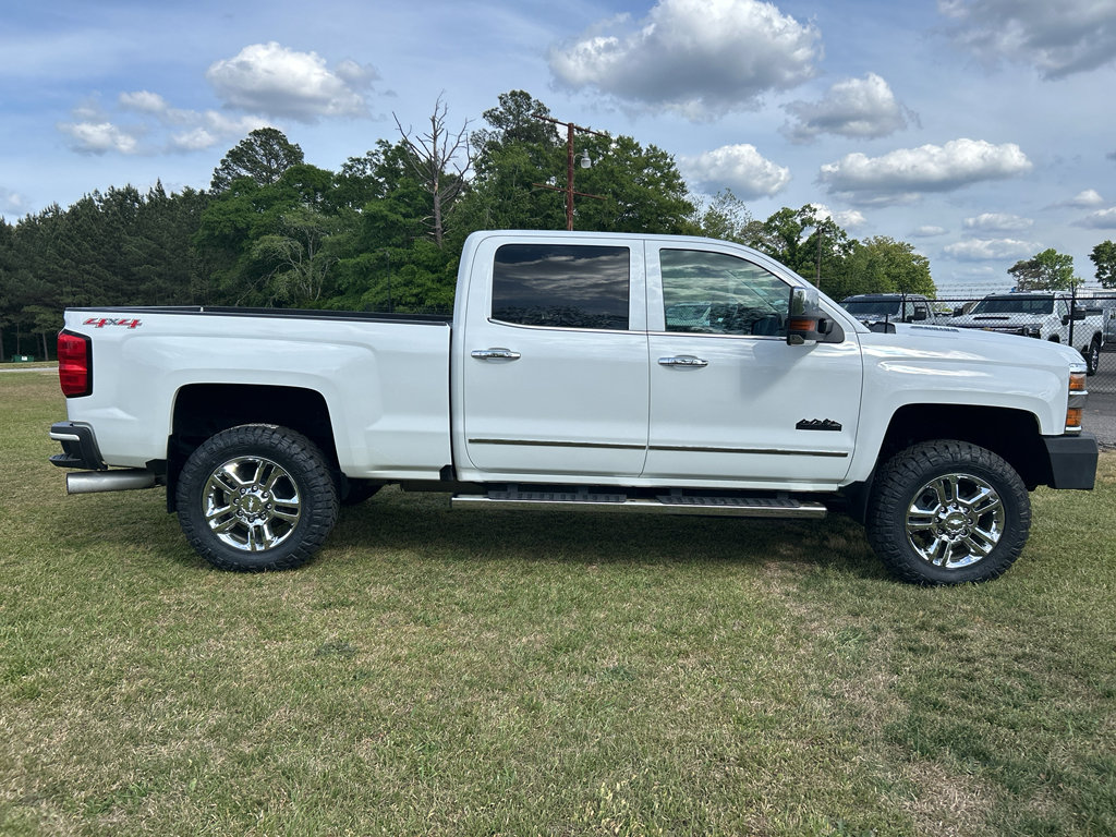 Used 2015 Chevrolet Silverado 2500 High Country w/ Duramax Plus Package image 9
