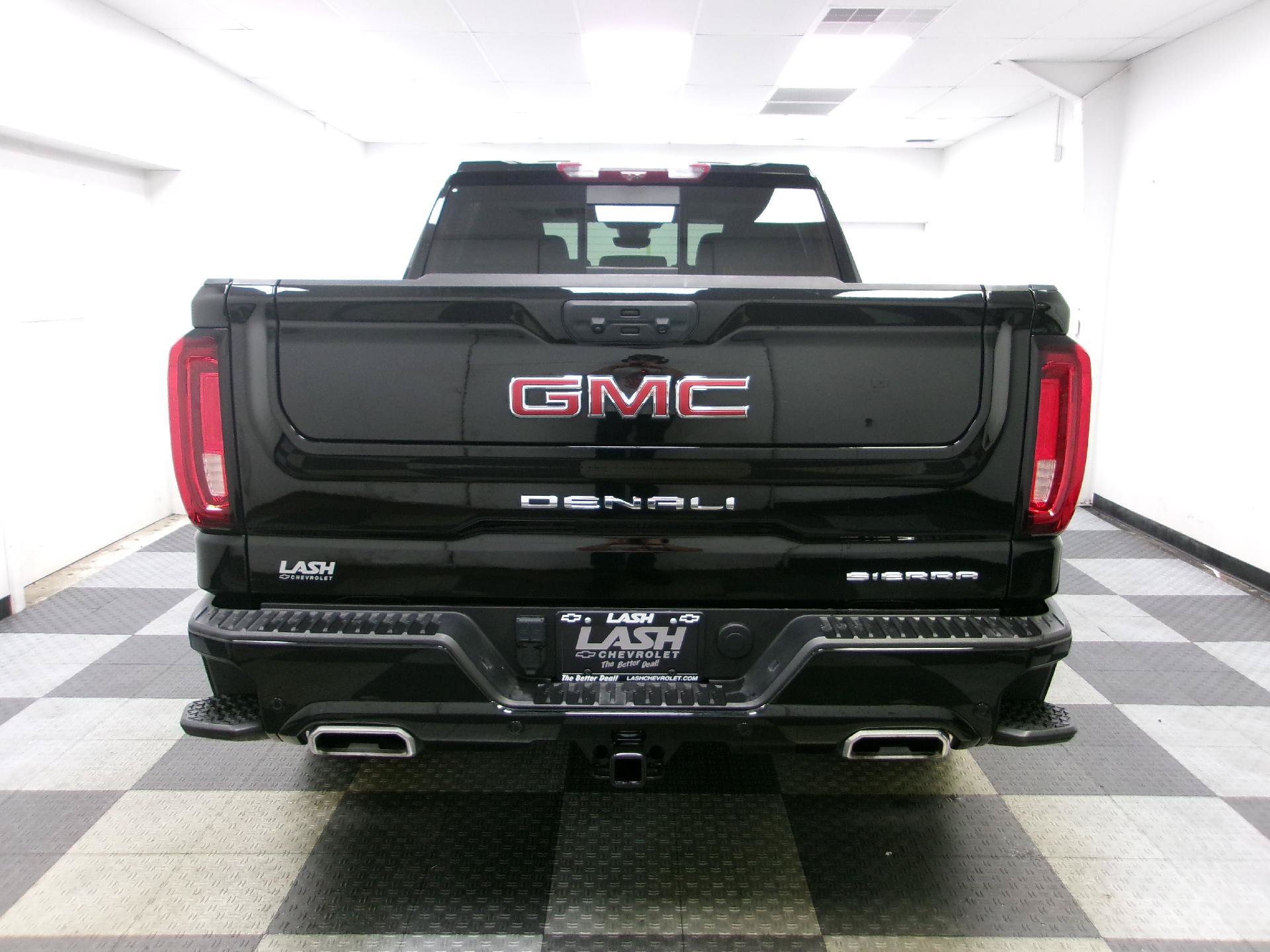 Used 2025 GMC Sierra 1500 Denali AWD/4WD image 14