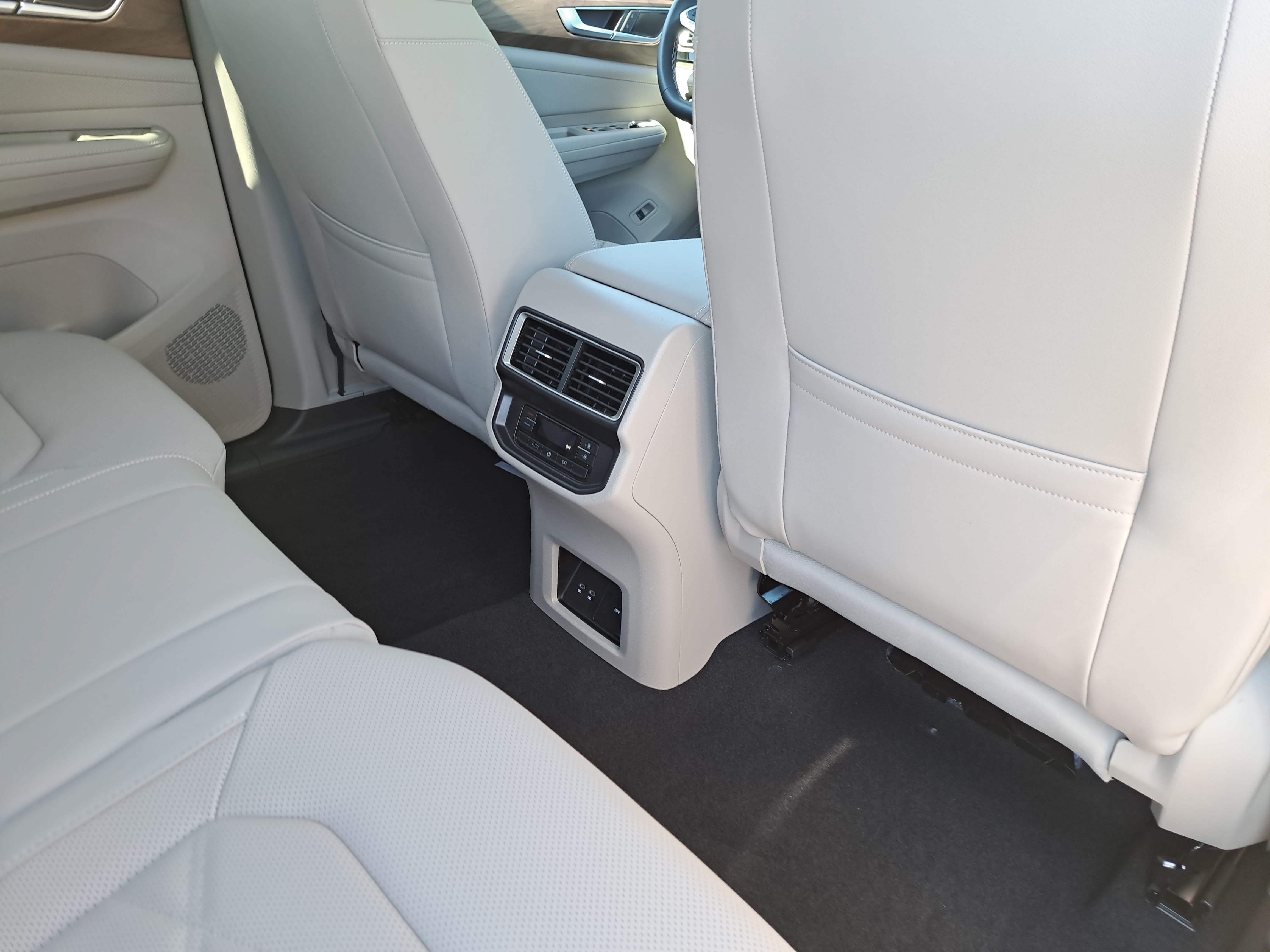 New 2026 Volkswagen Atlas SE AWD/4WD image 11