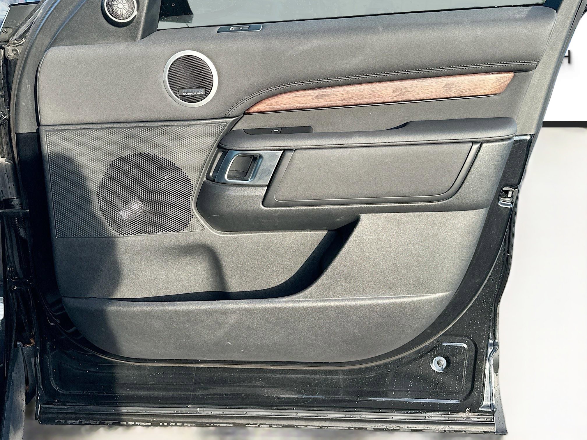 Used 2019 Land Rover Discovery HSE image 35