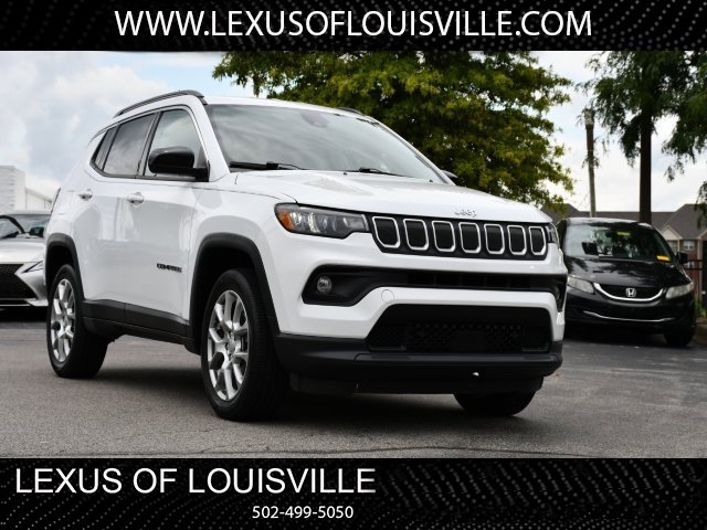 Used 2022 Jeep Compass Latitude image 1