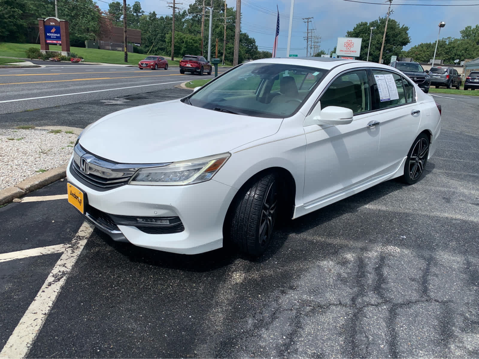 Used 2017 Honda Accord Touring image 3