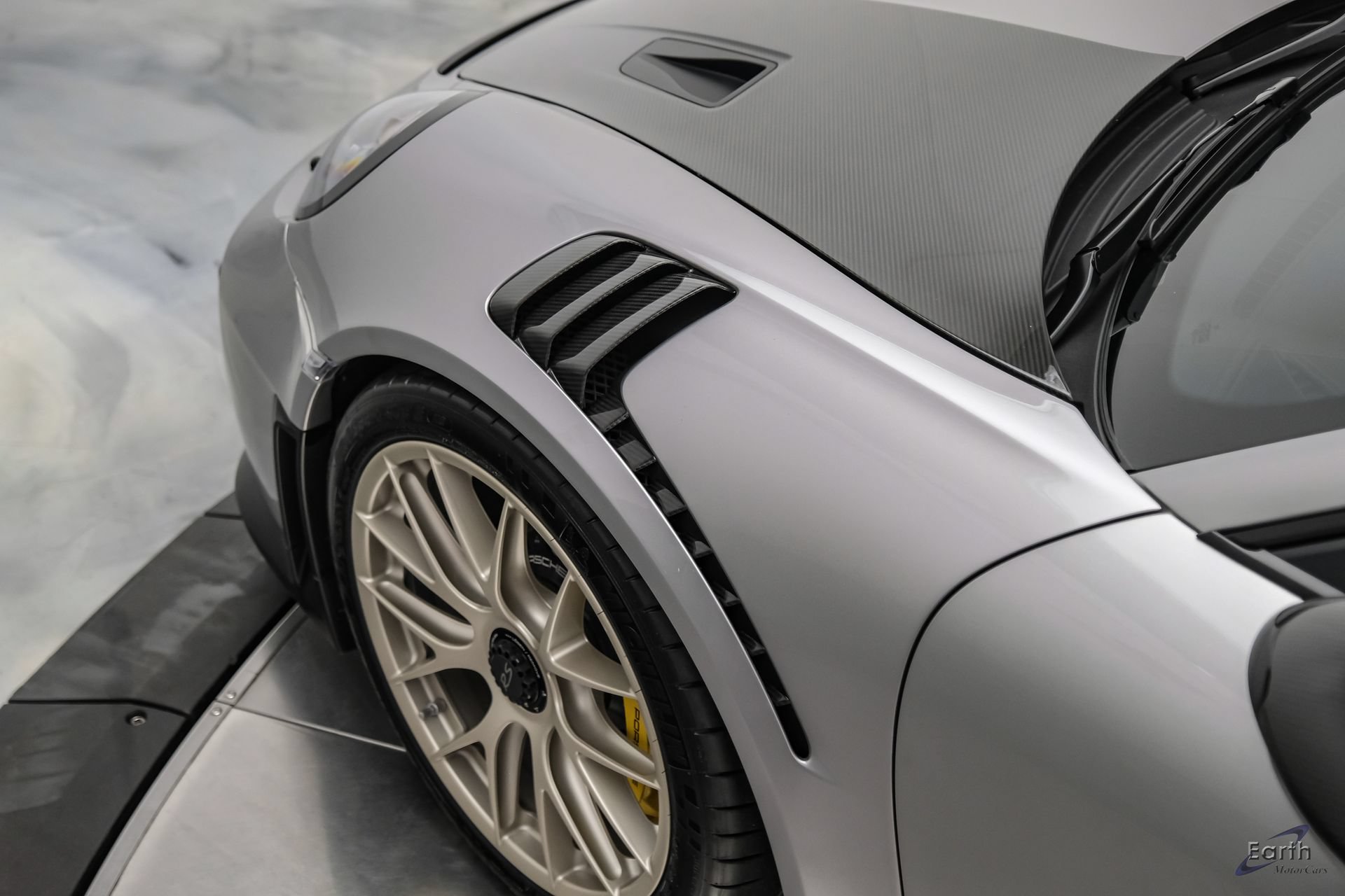 Used 2018 Porsche 911 GT2 RS RWD image 41