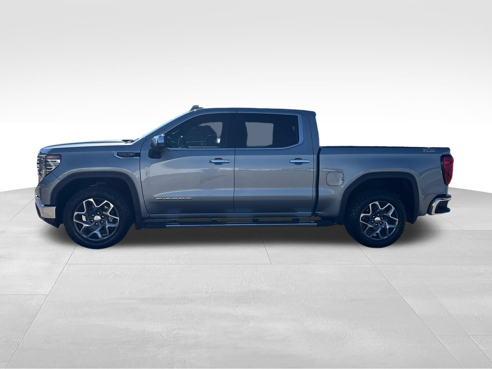 Used 2023 GMC Sierra 1500 SLT w/ SLT Premium Package AWD/4WD image 11