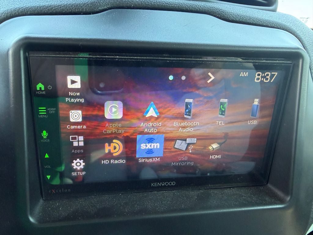 Used 2019 Jeep Renegade Latitude FWD image 9