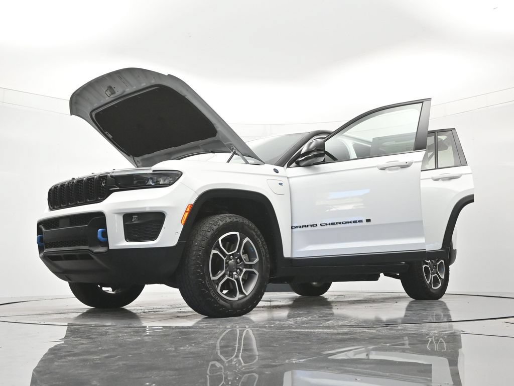 Used 2023 Jeep Grand Cherokee Trailhawk w/ Advanced Protech Group II AWD/4WD image 49