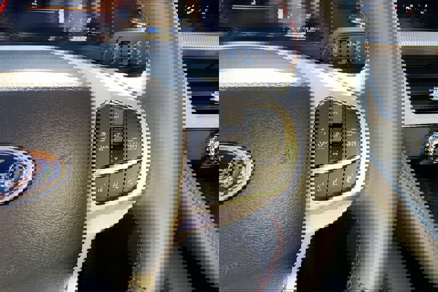 Certified 2025 Ford Explorer Active image 24